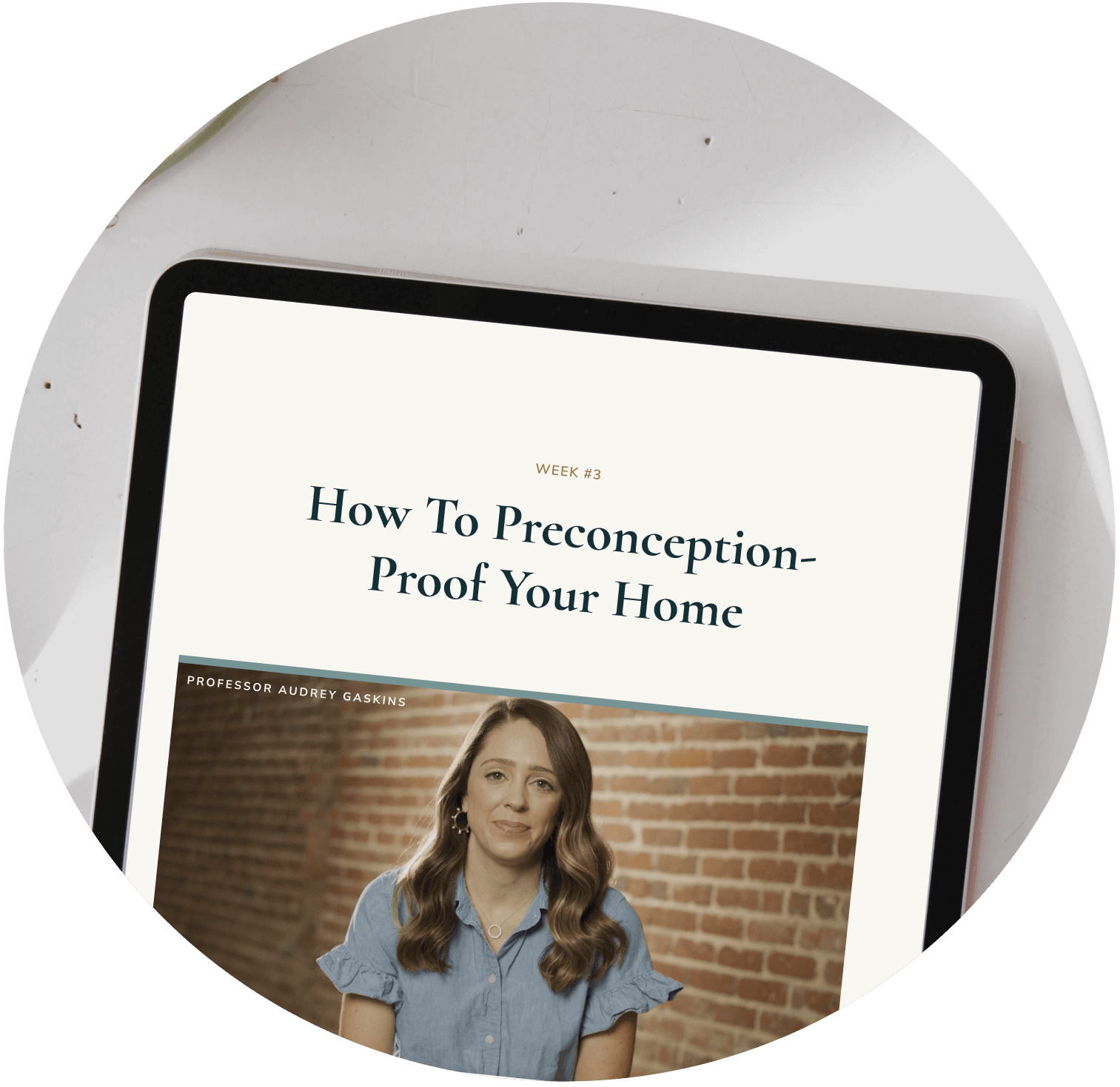 Receive new lessons twice a week to help you make changes and build intuition. Taught by leading fertility scientists and doctors. 